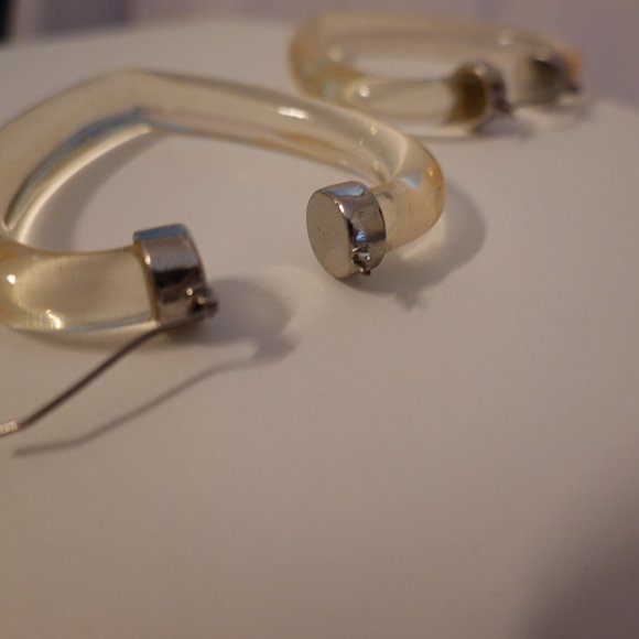 Vintage 1980's Clear Lucite Heart Shaped Hoop Earrings (VGUC) - Picture 5 of 6